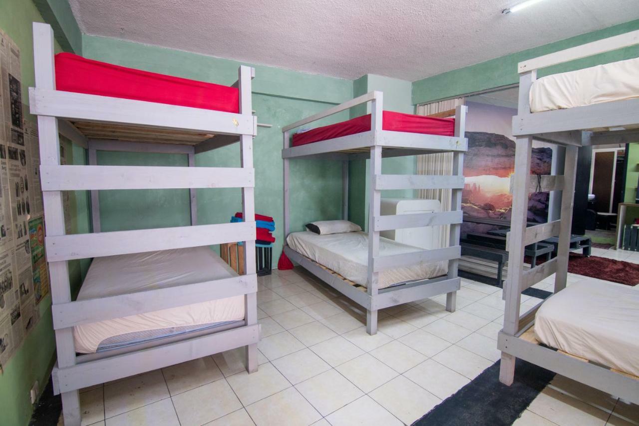 Hostal 50 คาลาปา ภายนอก รูปภาพ