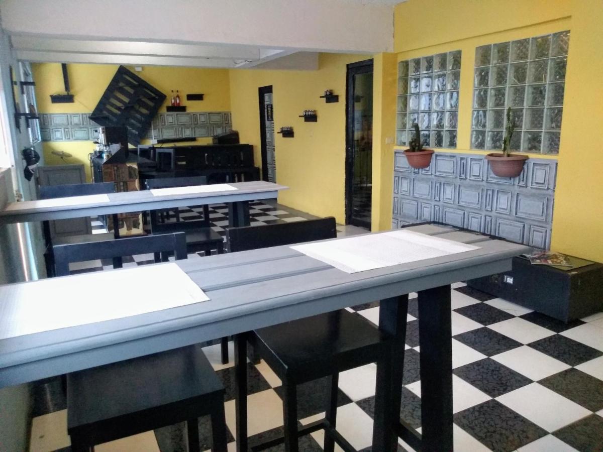 Hostal 50 คาลาปา ภายนอก รูปภาพ